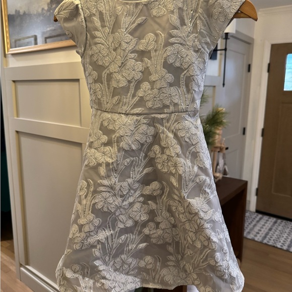 Little Angels Silver Floral Kids Dress size 6 - Picture 2 of 4